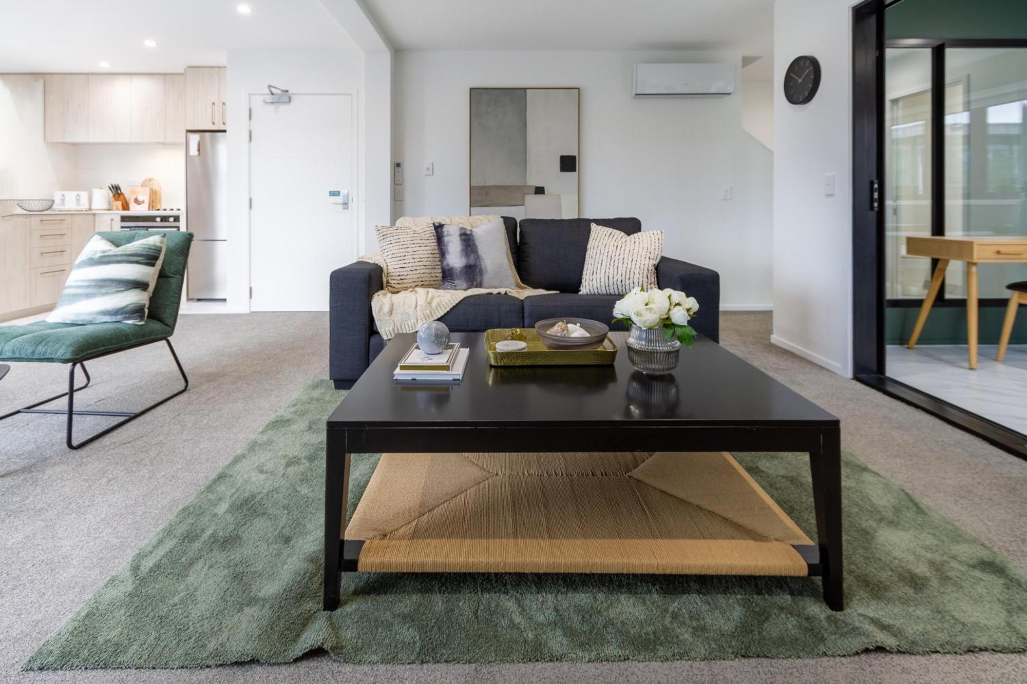 Apartment Chic 3-br Cbd Gem In Christchurch: Prime Location