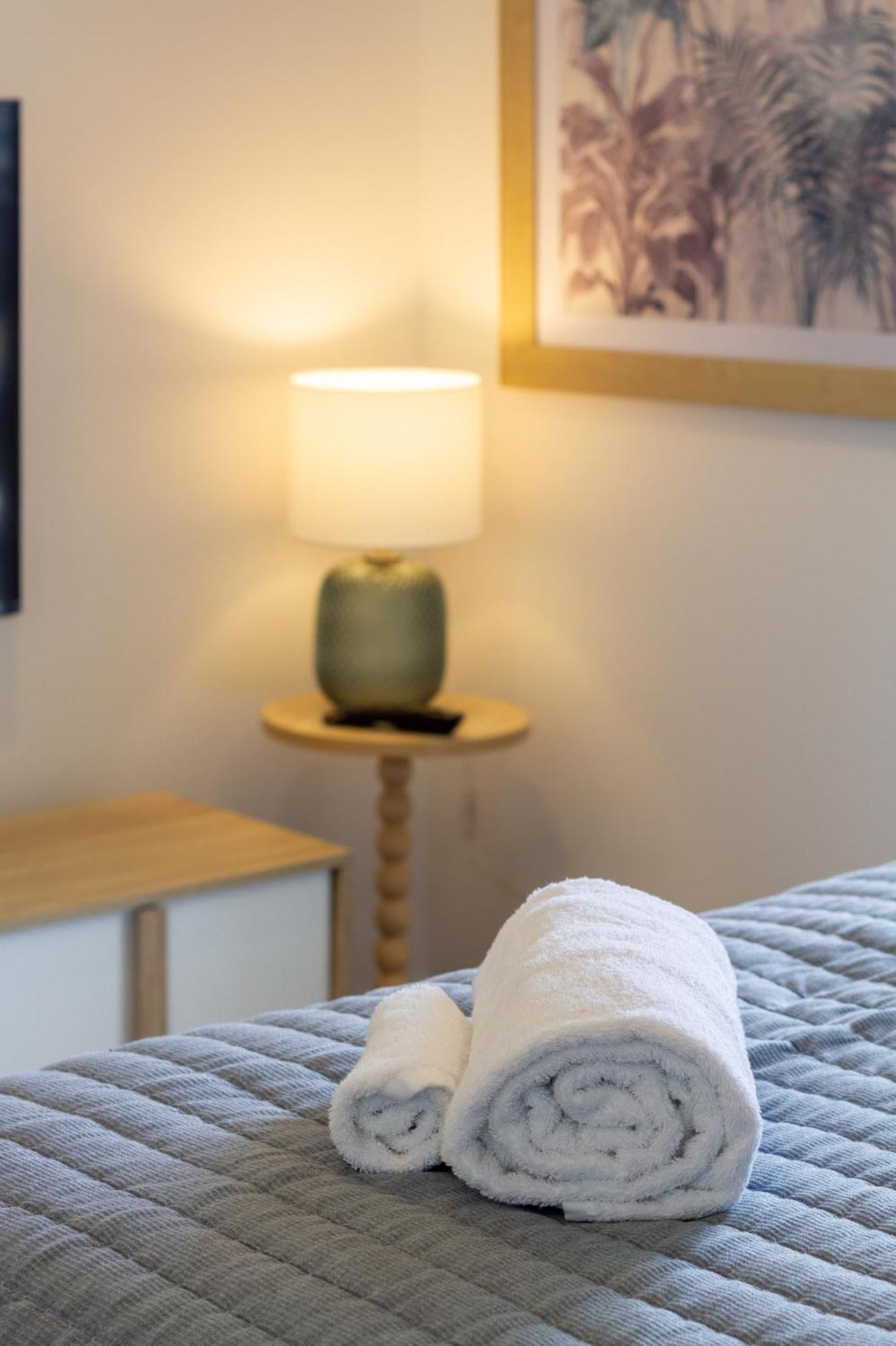 Bliss: Explore From Wilmer St Apartment