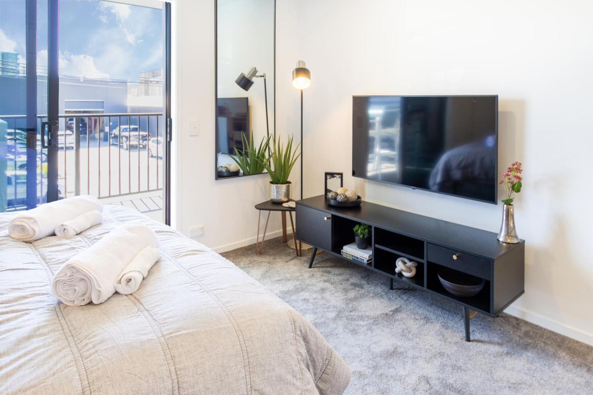 Charm: Pet-friendly Apartment *