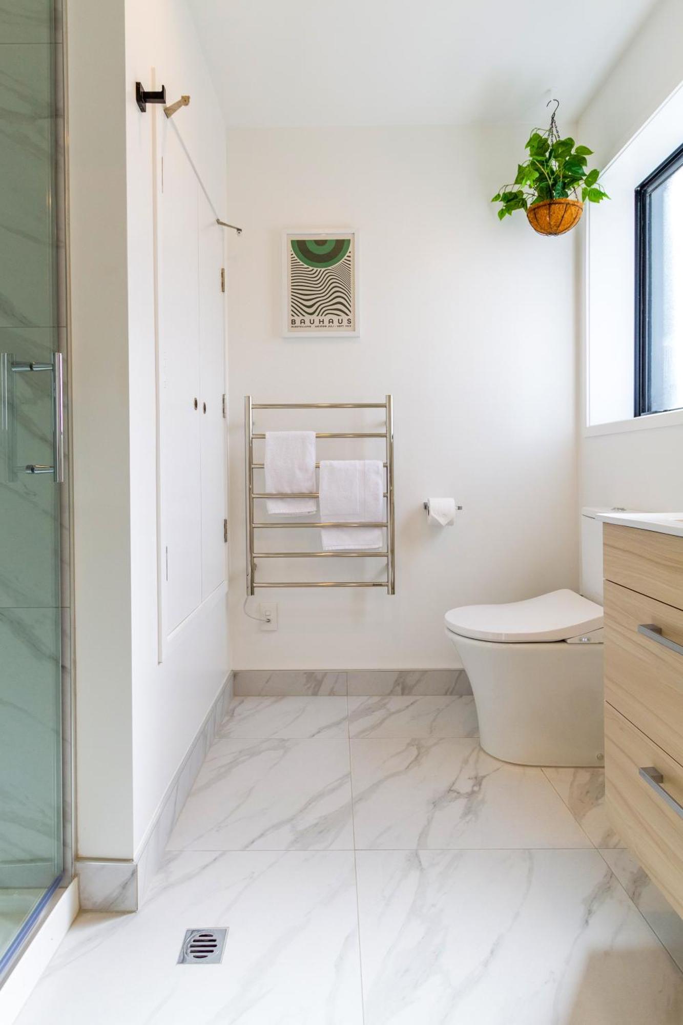 Apartment Prime Locale: With Balcony *