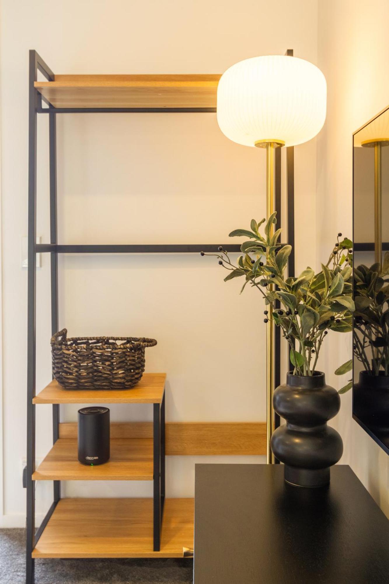 Apartment Prime Locale: With Balcony *