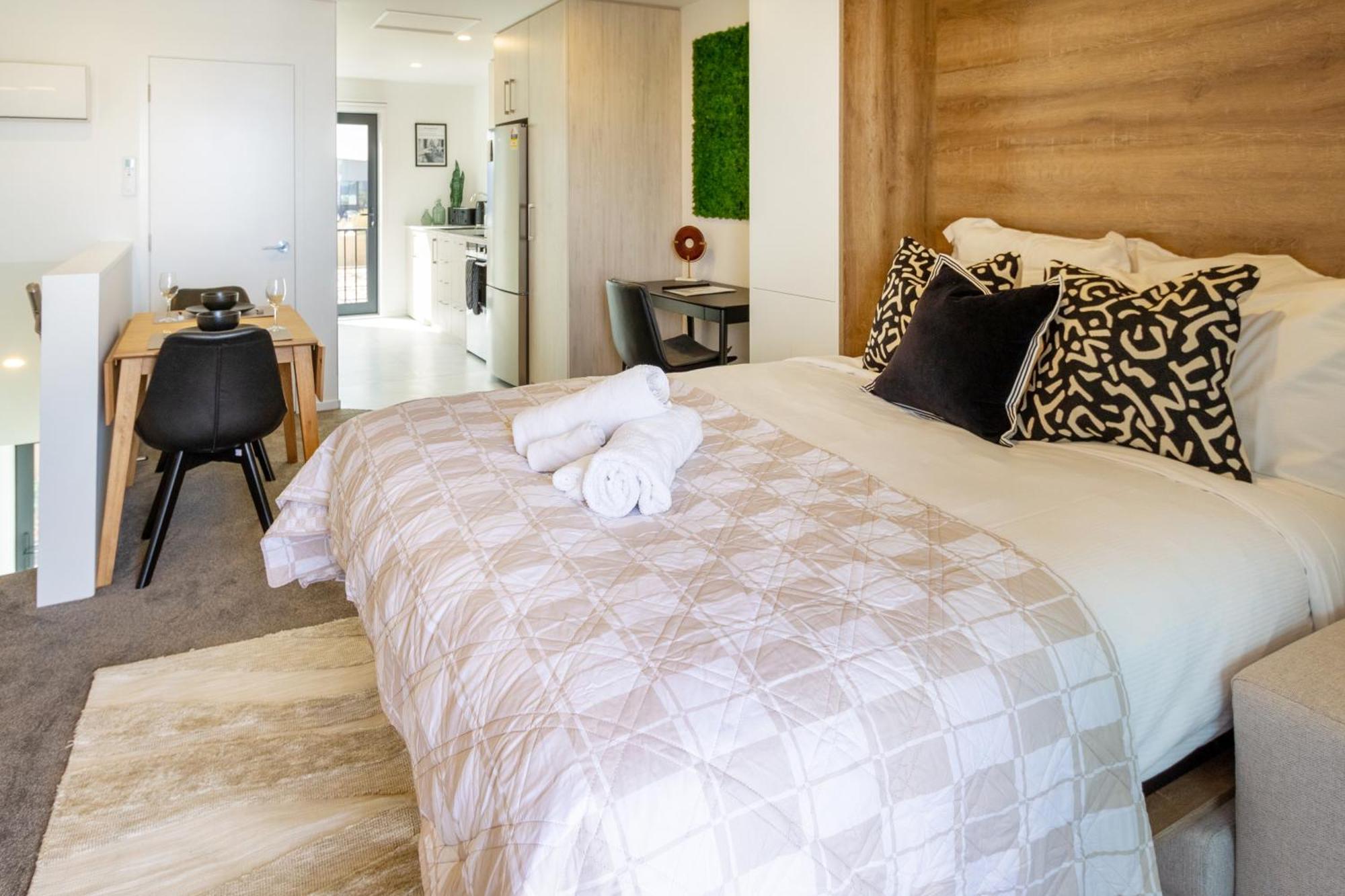 Apartment Prime Locale: With Balcony *