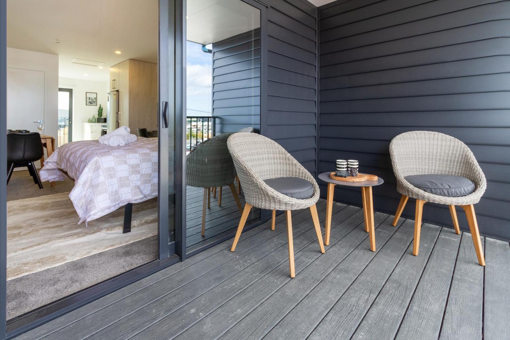 Apartment Prime Locale: With Balcony