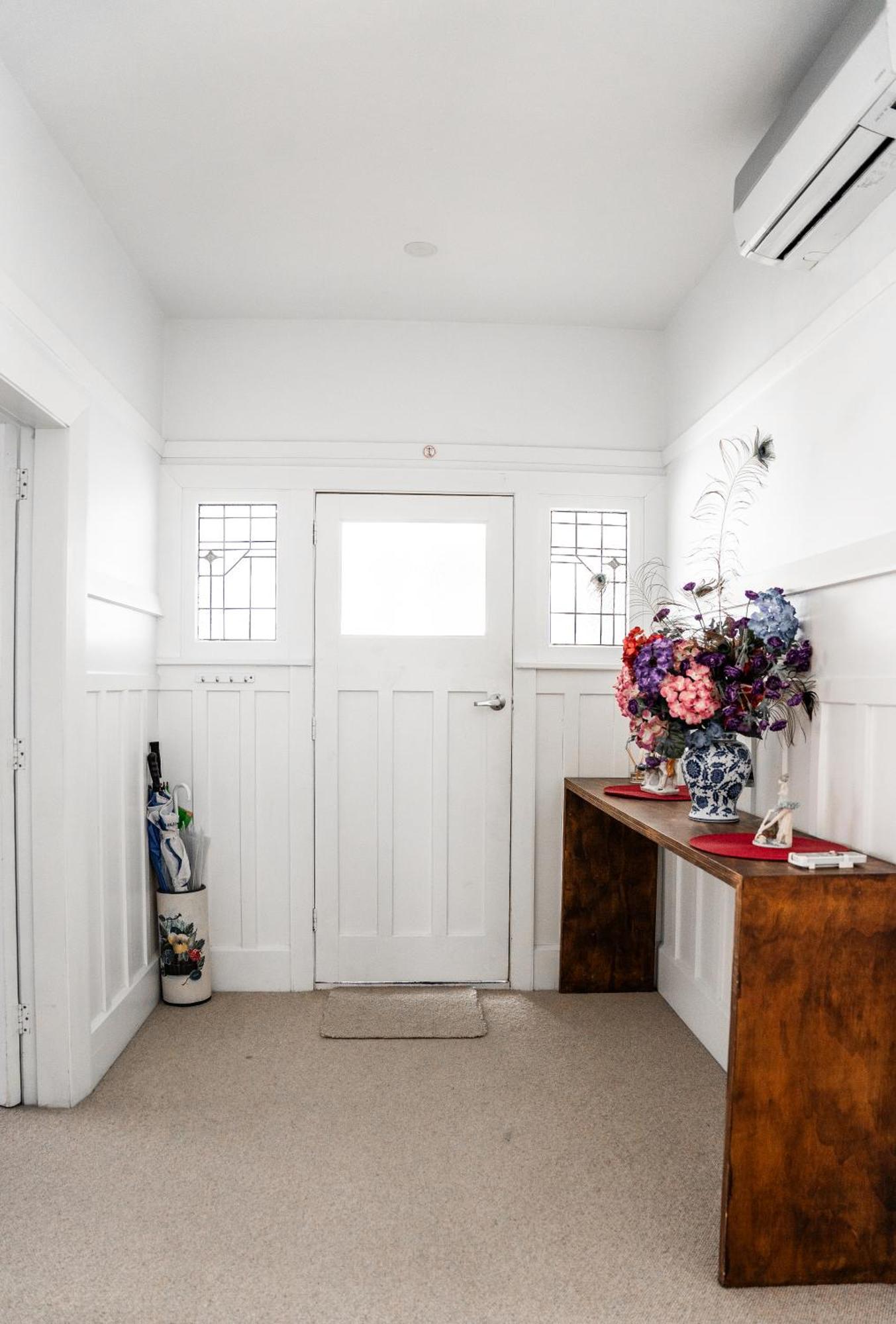 Charming 1920s On Bealey Ave Villa Christchurch