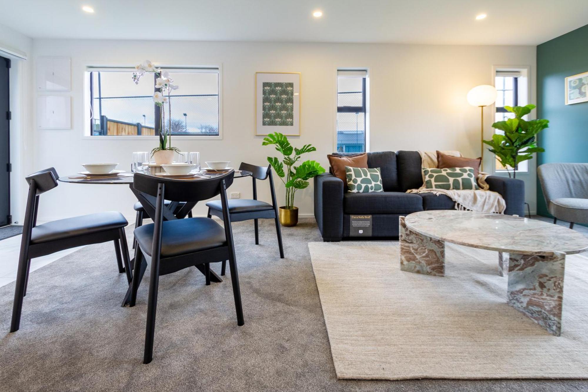 Serene Living 2 Bed With Carpark *