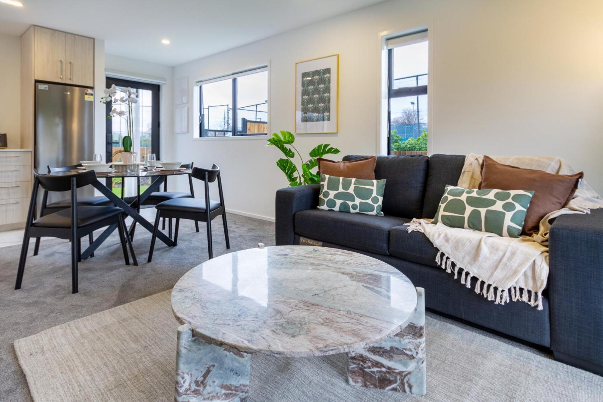 Serene Living 2 Bed With Carpark Apartment *