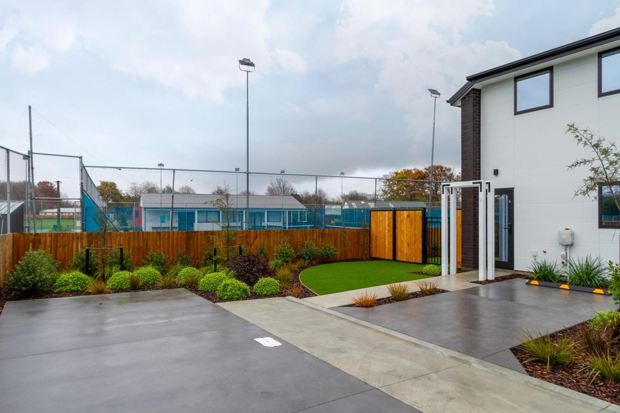 Serene Living 2 Bed With Carpark Apartment Christchurch
