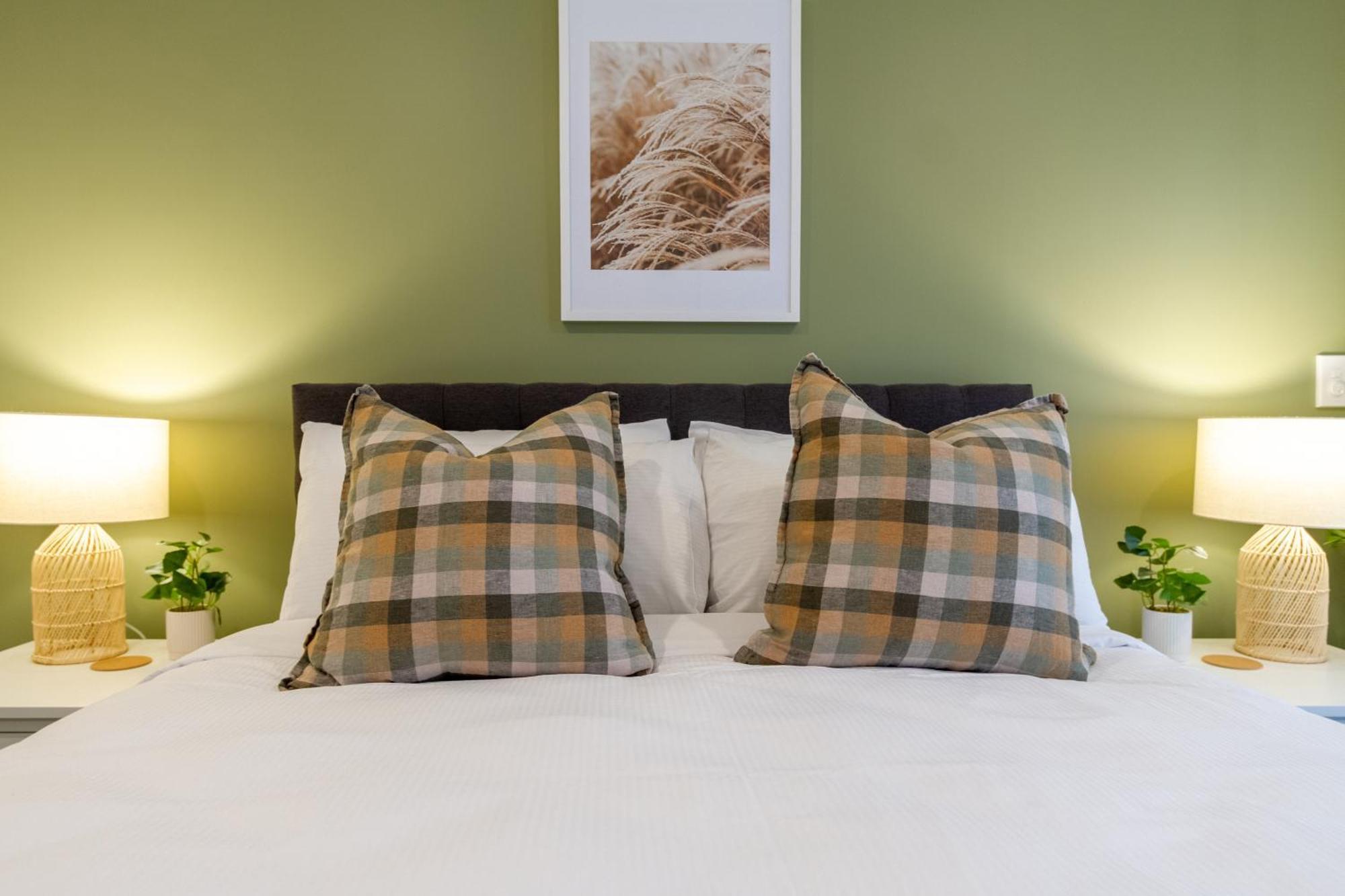 Ideal Location In - 2 Bed Views Christchurch