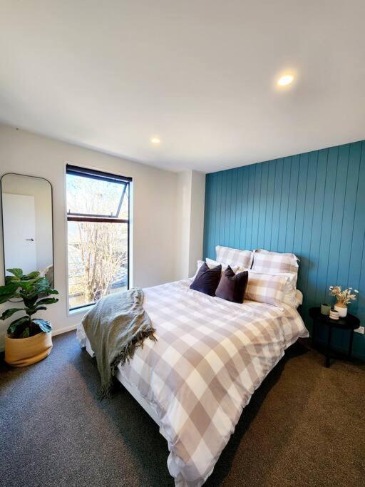 With Internal Garage - Close To Cbd!