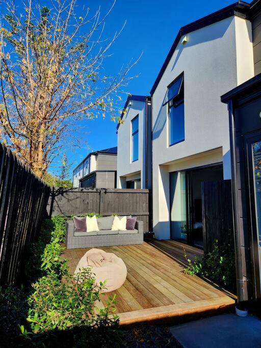 With Internal Garage - Close To Cbd! Apartment *