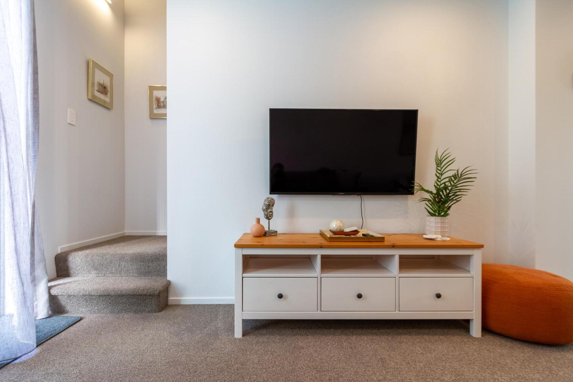 2br Townhouse With Free Carpark * Christchurch