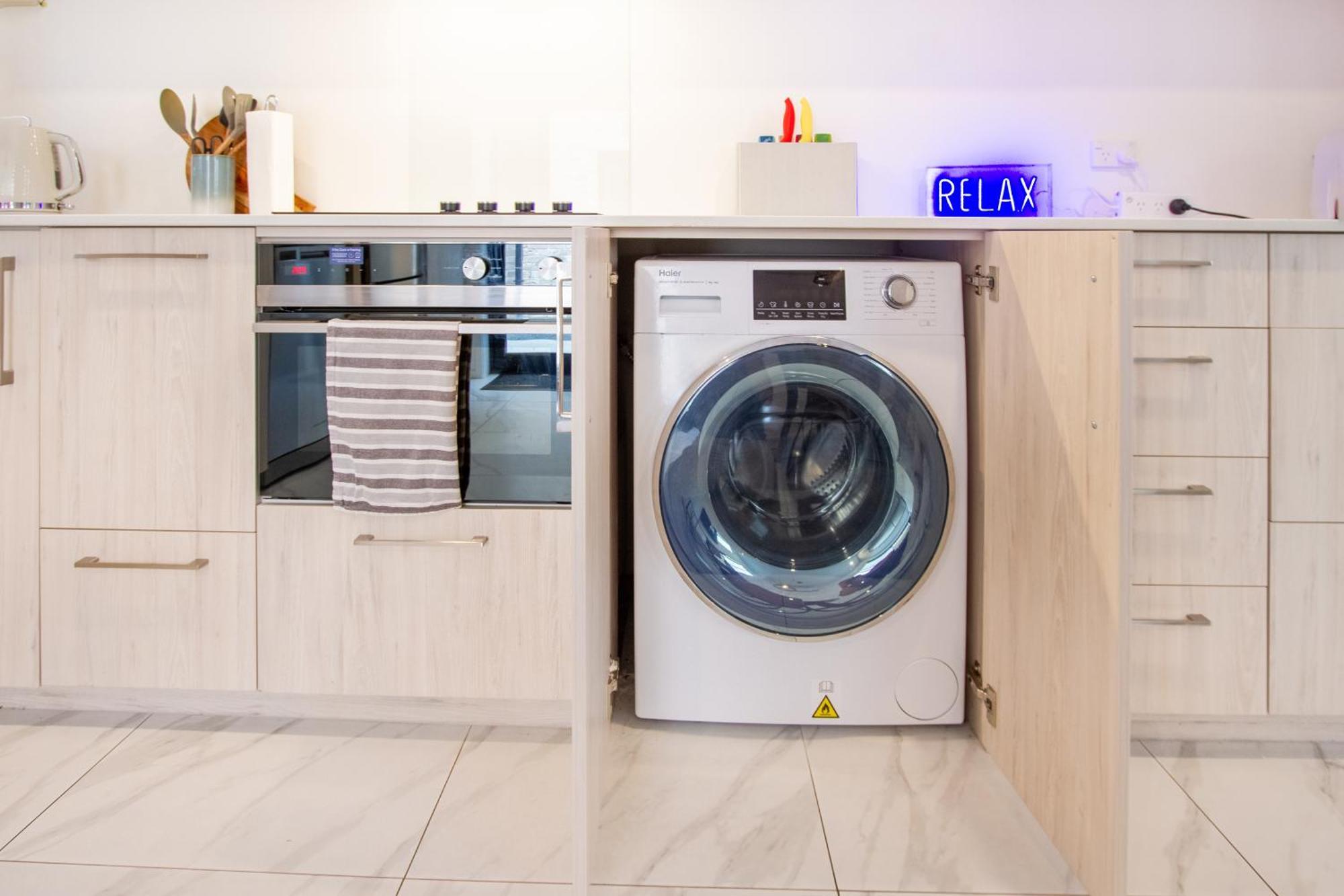 4 Bedrooms In The Heart Of Cbd * Christchurch
