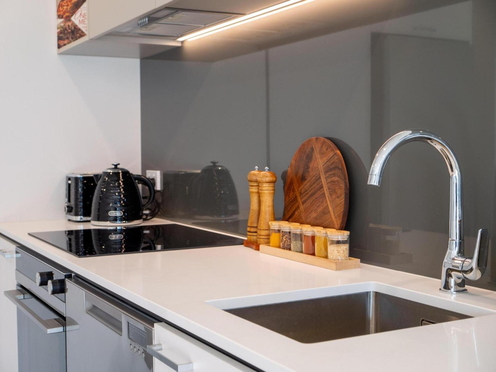 Cbd 2 Bed 2 Bath With Free Parking Christchurch