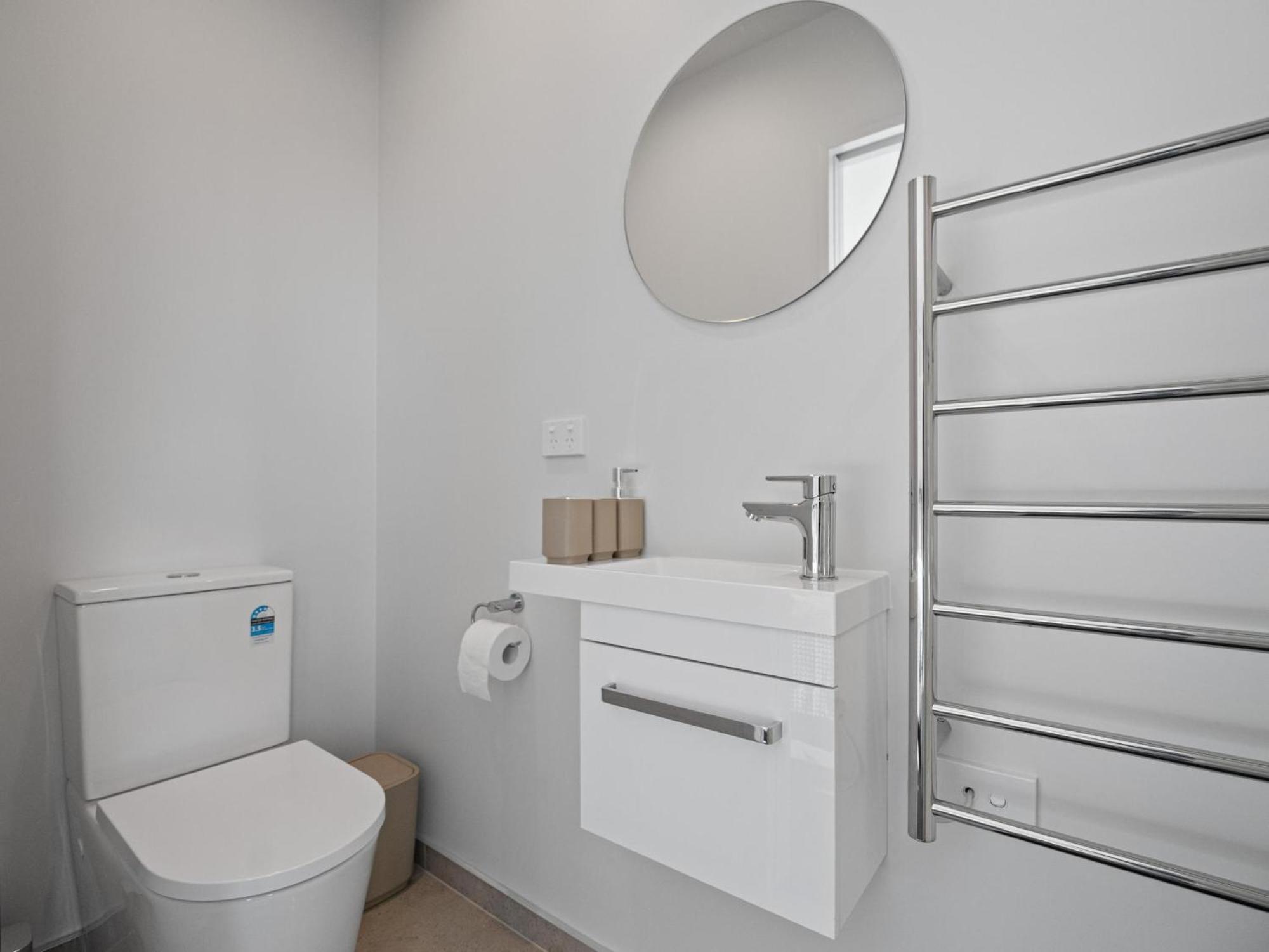 Cbd 2 Bed 2 Bath With Free Parking
