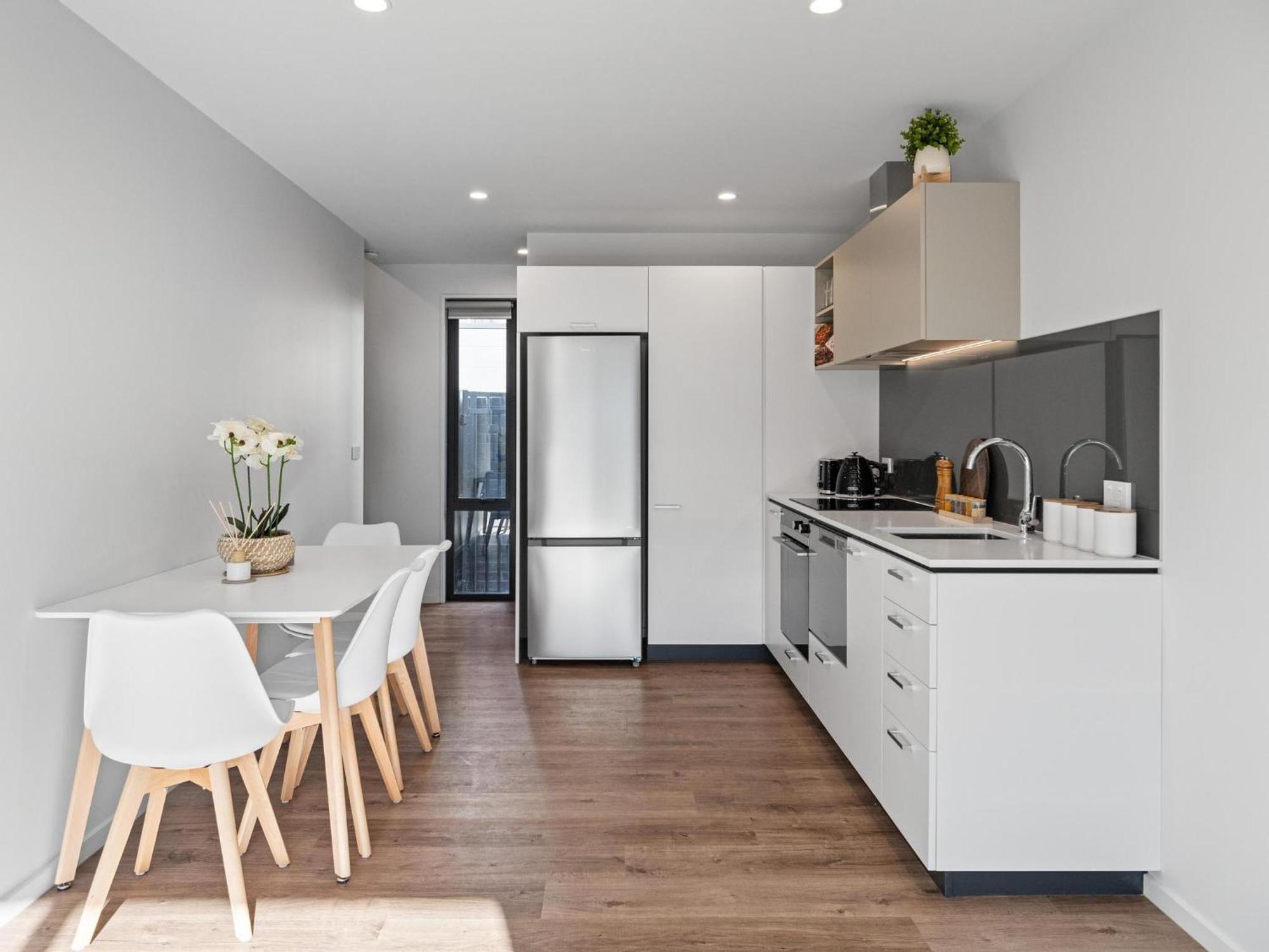 Cbd 2 Bed 2 Bath With Free Parking Apartment Christchurch