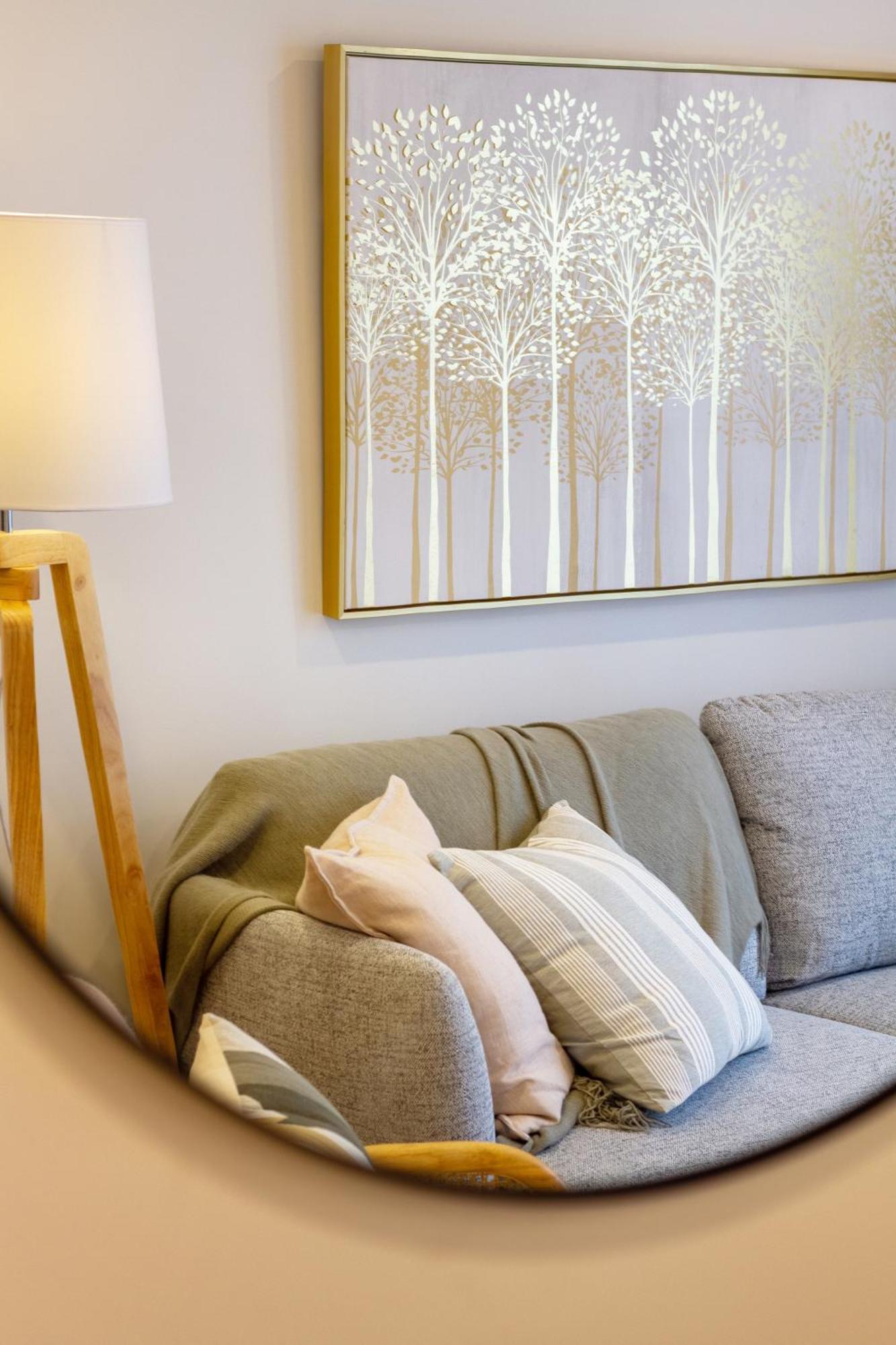 Stylish 3 Bedroom In Prime With Garage * Christchurch