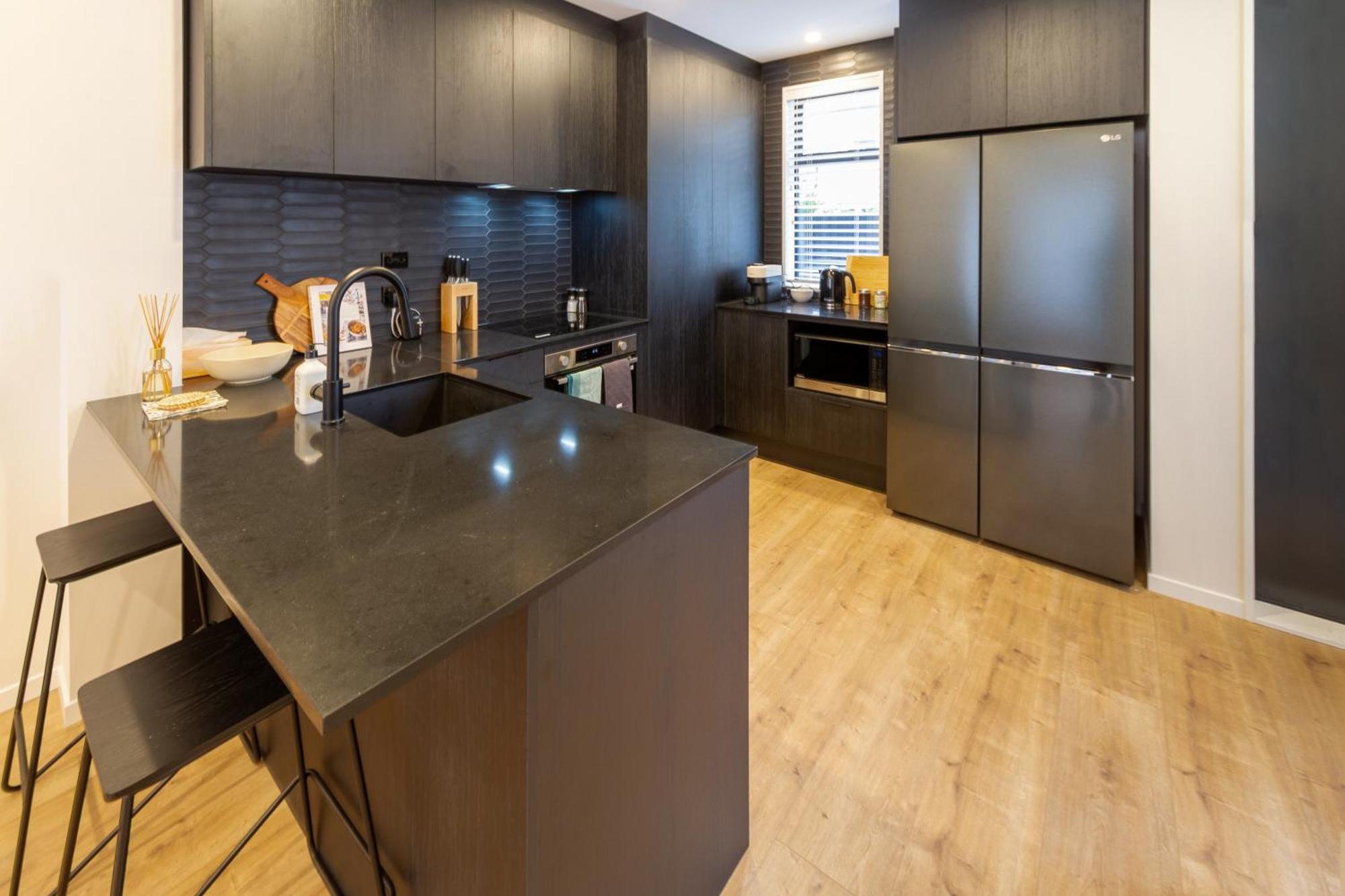 Stylish 3 Bedroom In Prime With Garage
