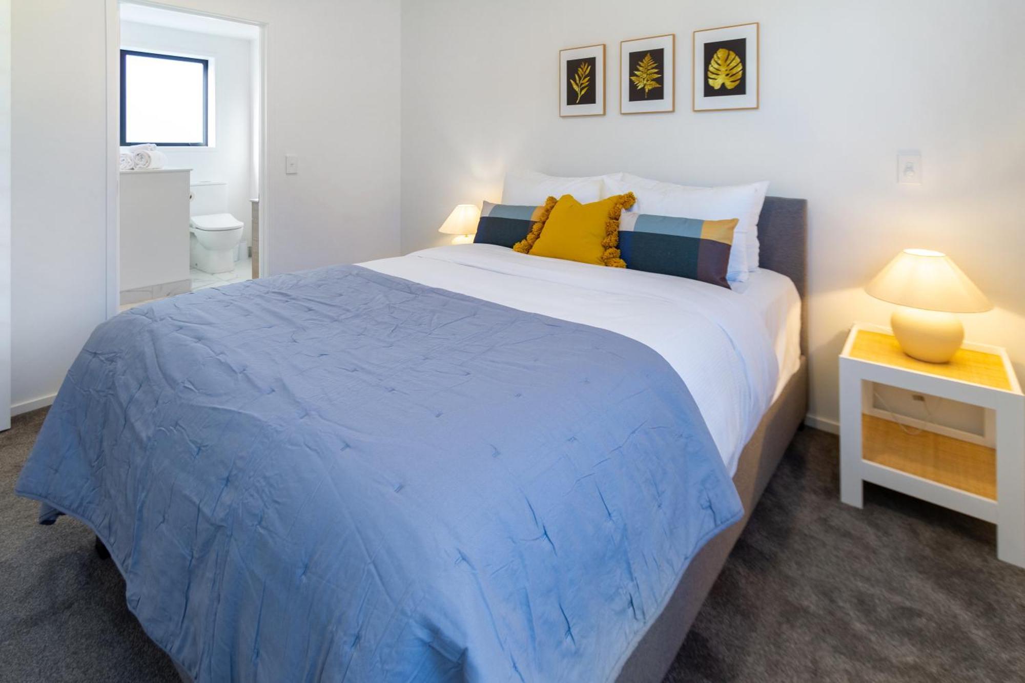 Walk To 2 Bed 2 Bath. Madras Street Apartment Christchurch