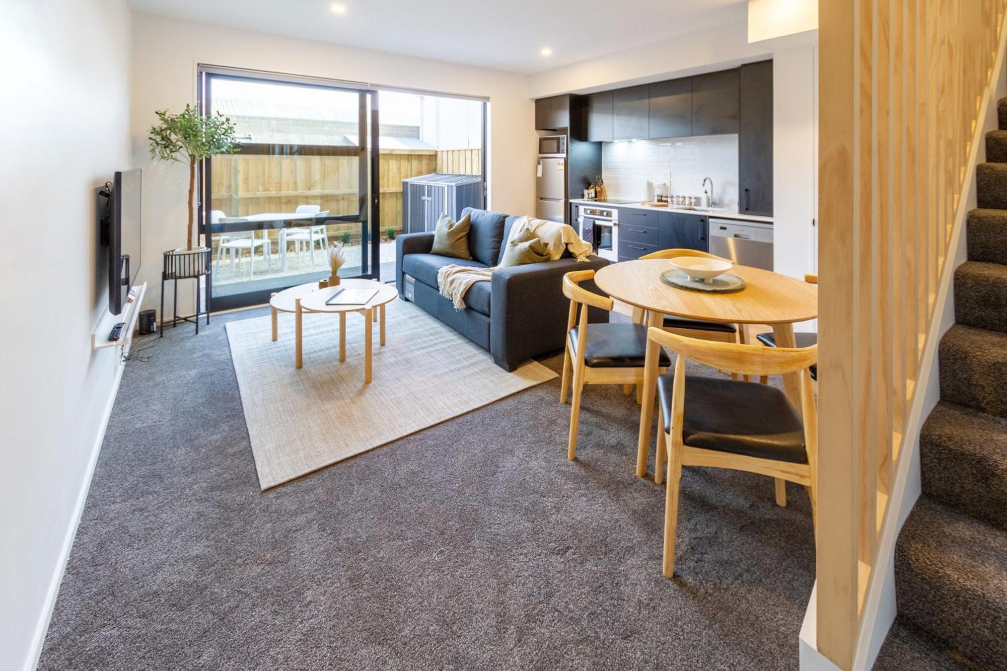 Apartment 2 Bed, 2 Bath W Sofa Bed - Great Cafes Nearby Christchurch