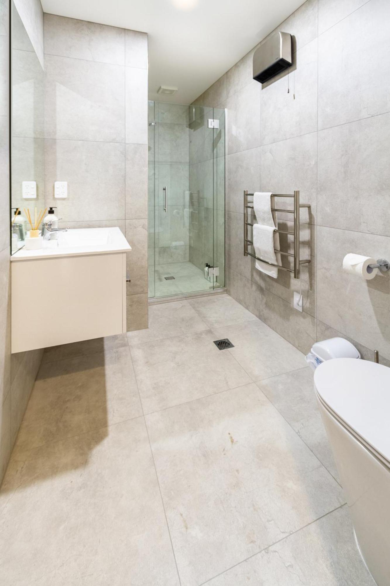 Apartment 2 Bed, 2 Bath W Sofa Bed - Great Cafes Nearby *
