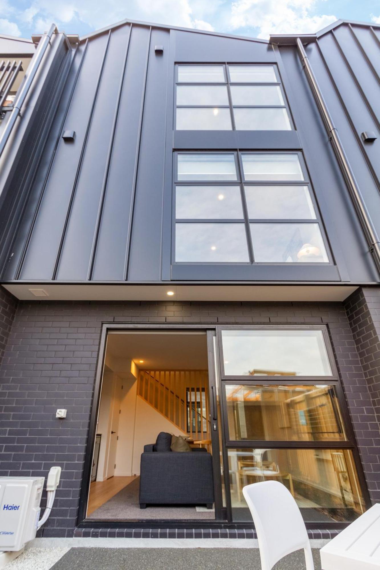 Apartment 2 Bed, 2 Bath W Sofa Bed - Great Cafes Nearby Christchurch