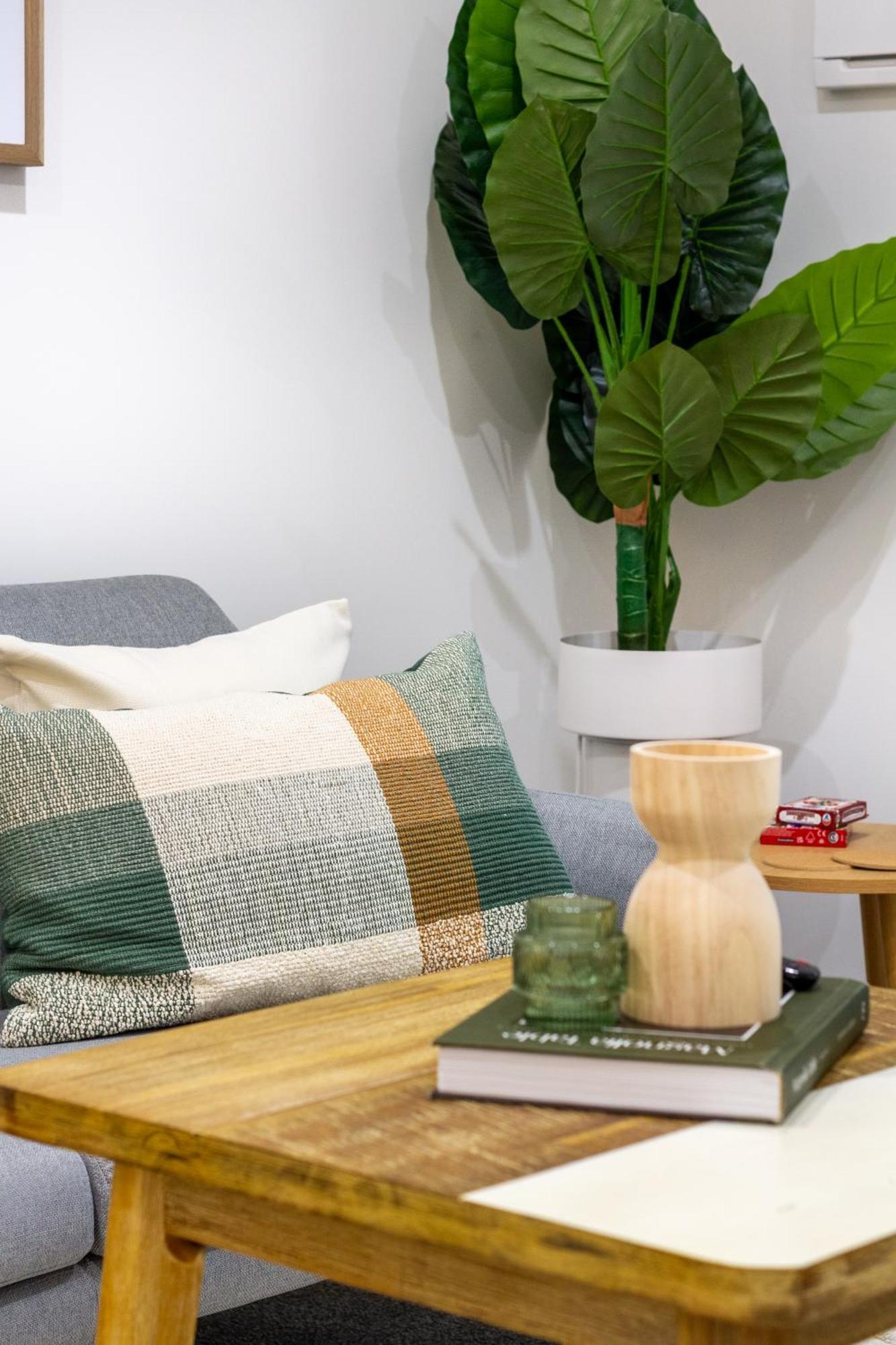 Urban Retreat: 2-br Gem In Central Apartment