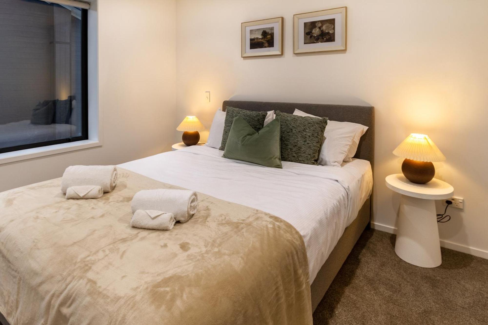 Urban Retreat: 2-br Gem In Central Apartment *