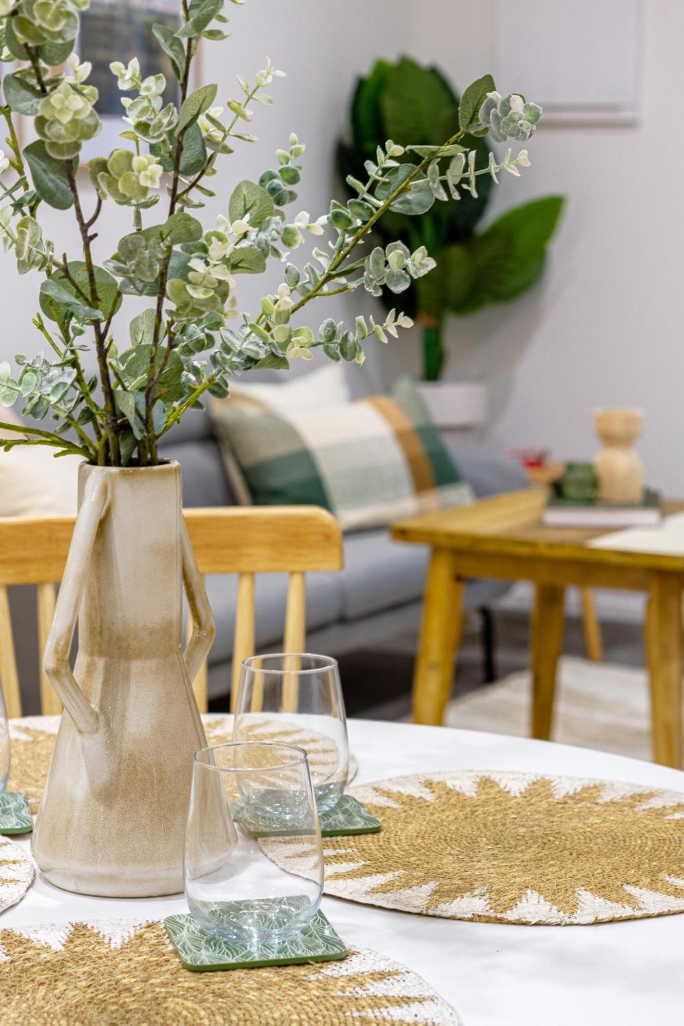 Urban Retreat: 2-br Gem In Central Apartment