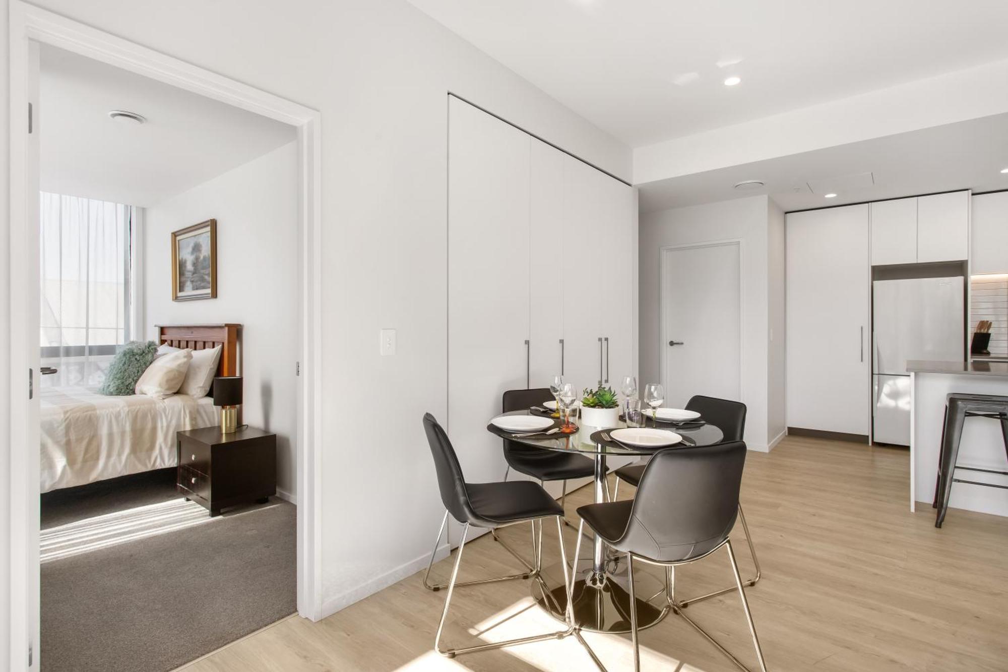 Apartment Heart Of The Cbd 2bdrms 2bthrms Secure Park