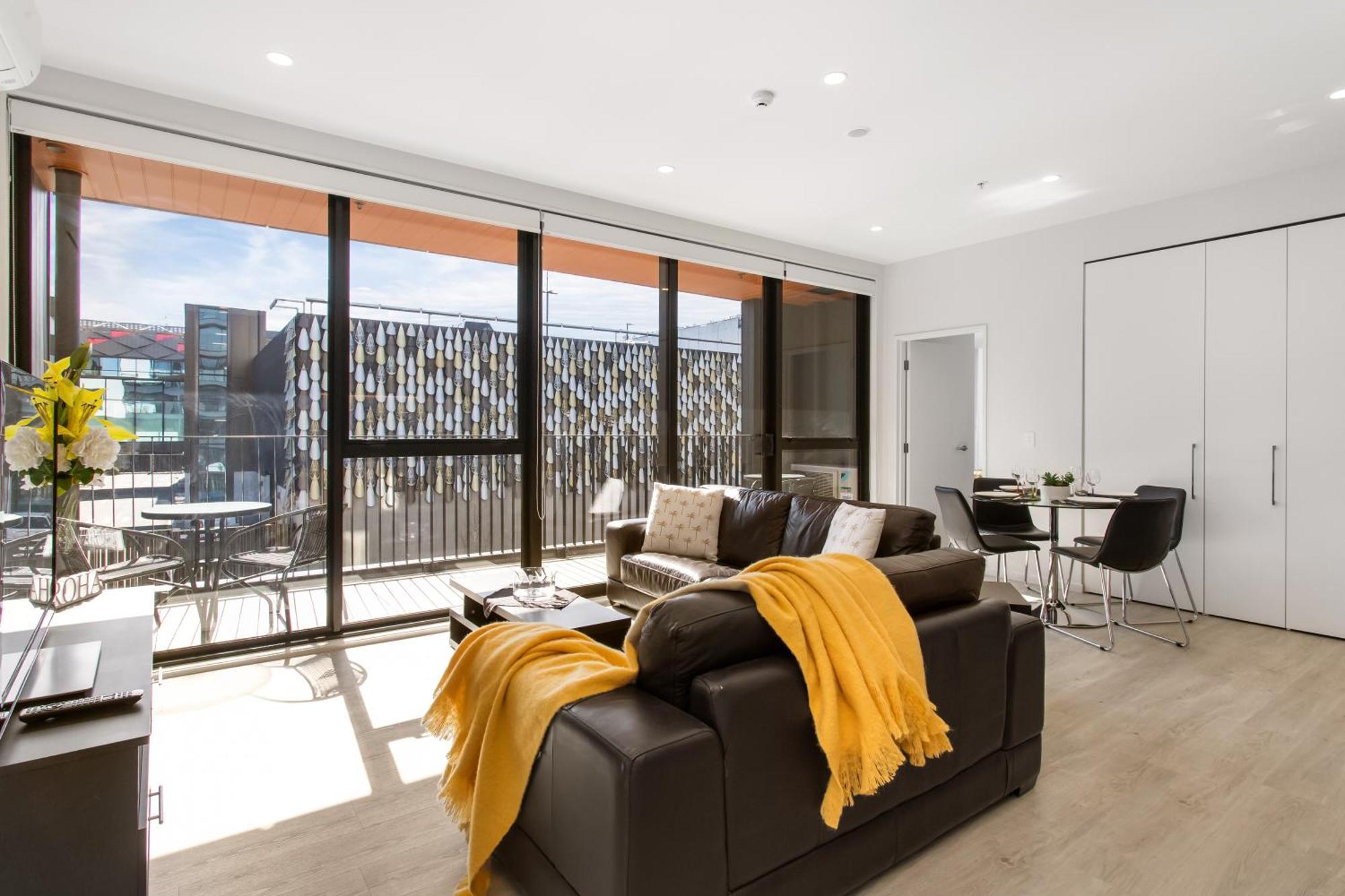 Apartment Heart Of The Cbd 2bdrms 2bthrms Secure Park *