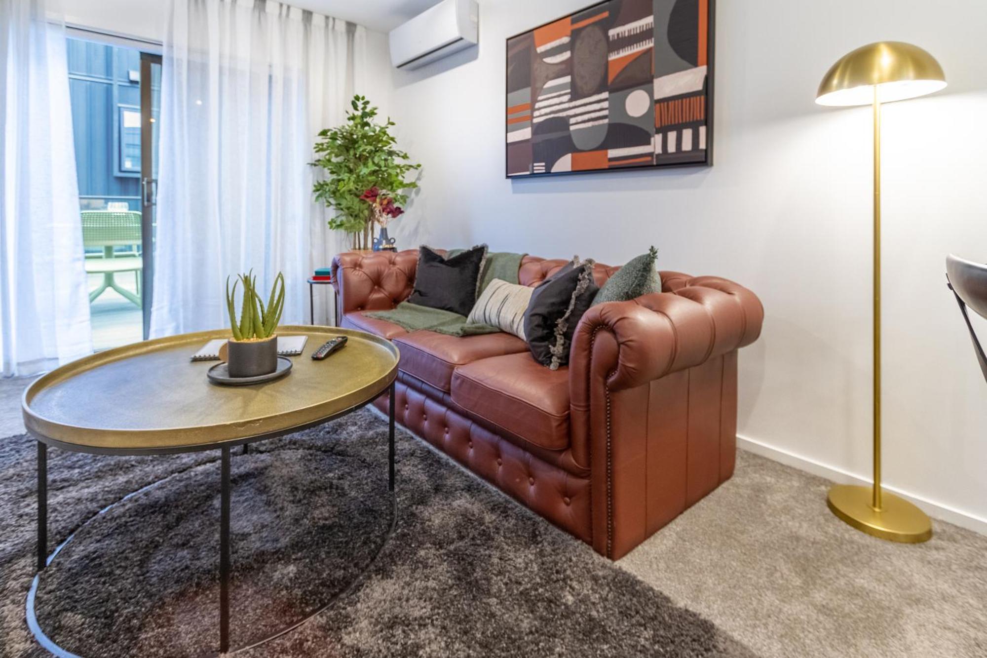 Apartment Designer Detailing In The Cbd: 2 Bed 2.5 Bath *