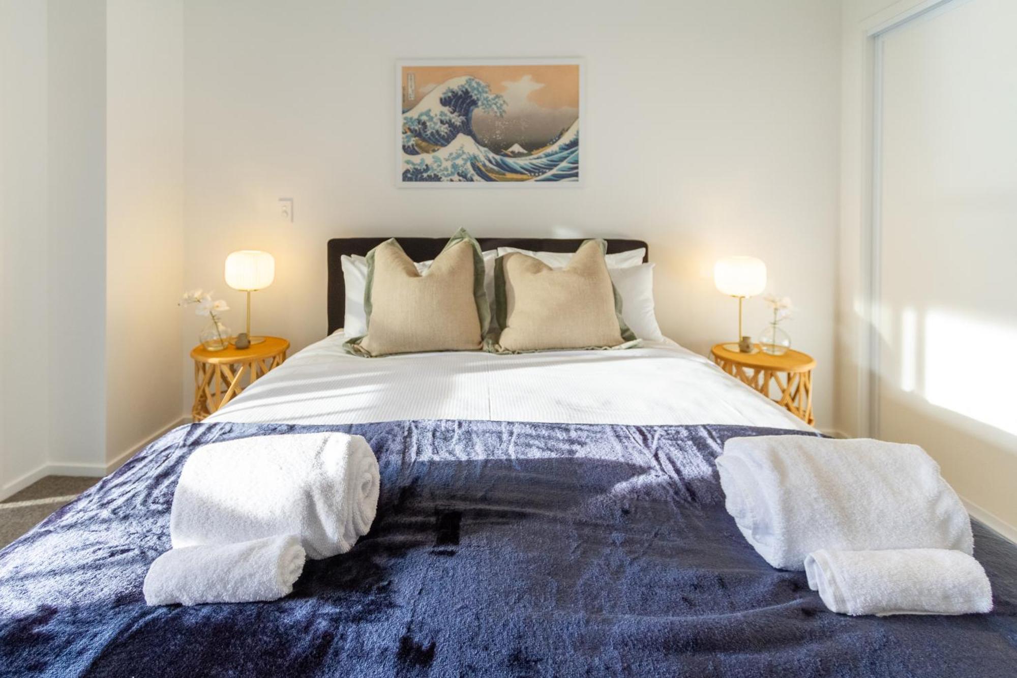 Beachfront 2br Retreat With Stunning Views