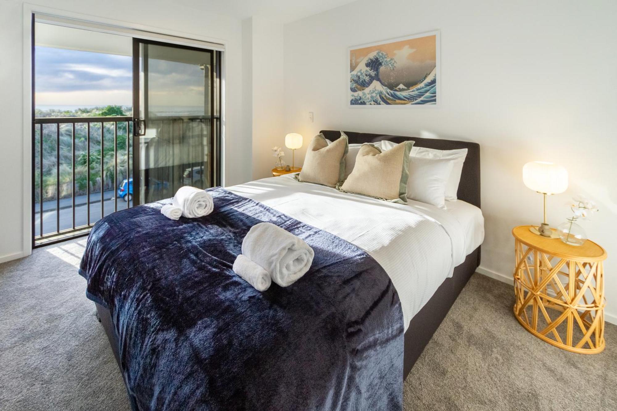 Beachfront 2br Retreat With Stunning Views