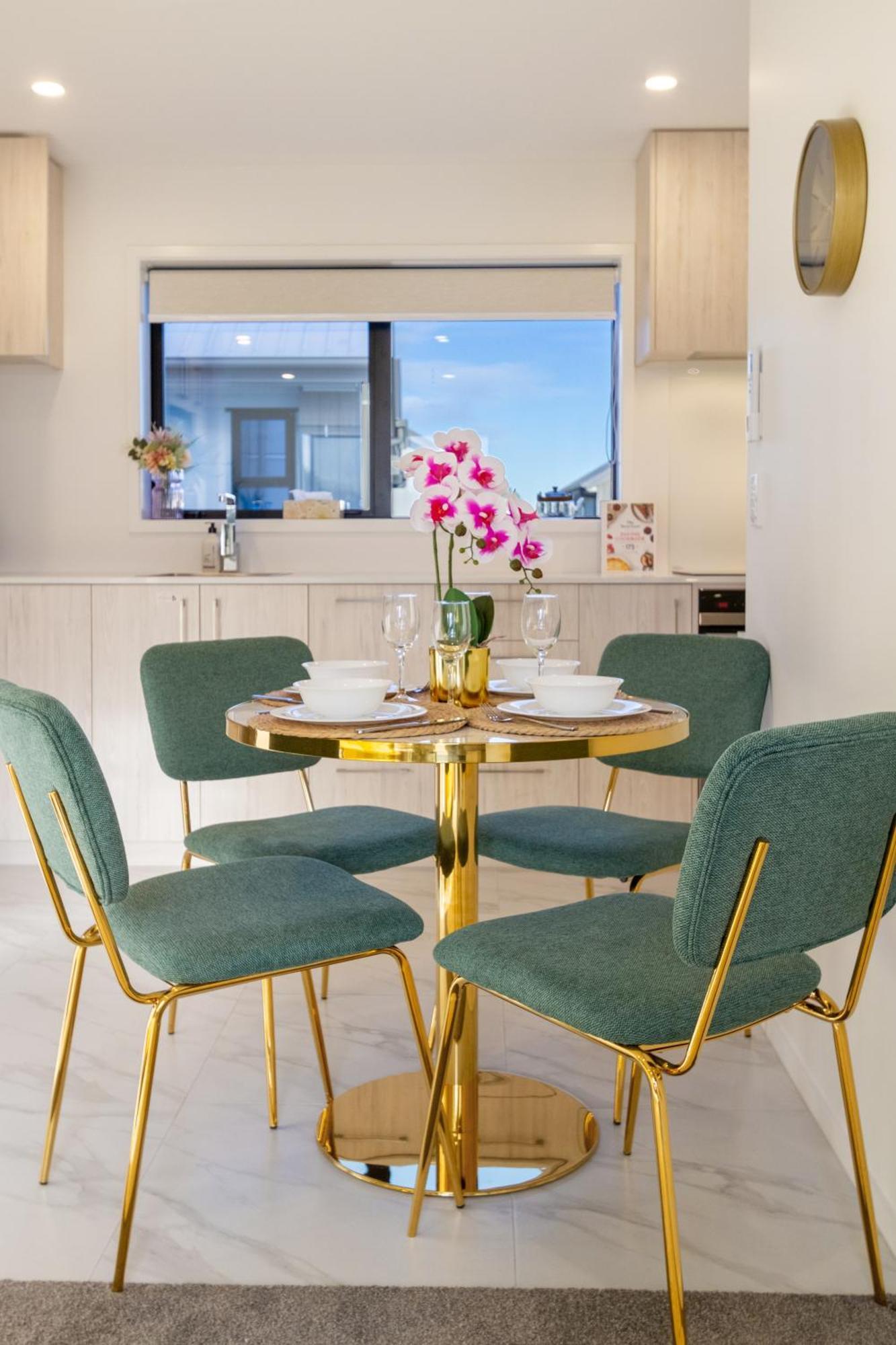 Beachfront 2br Retreat With Stunning Views * Christchurch