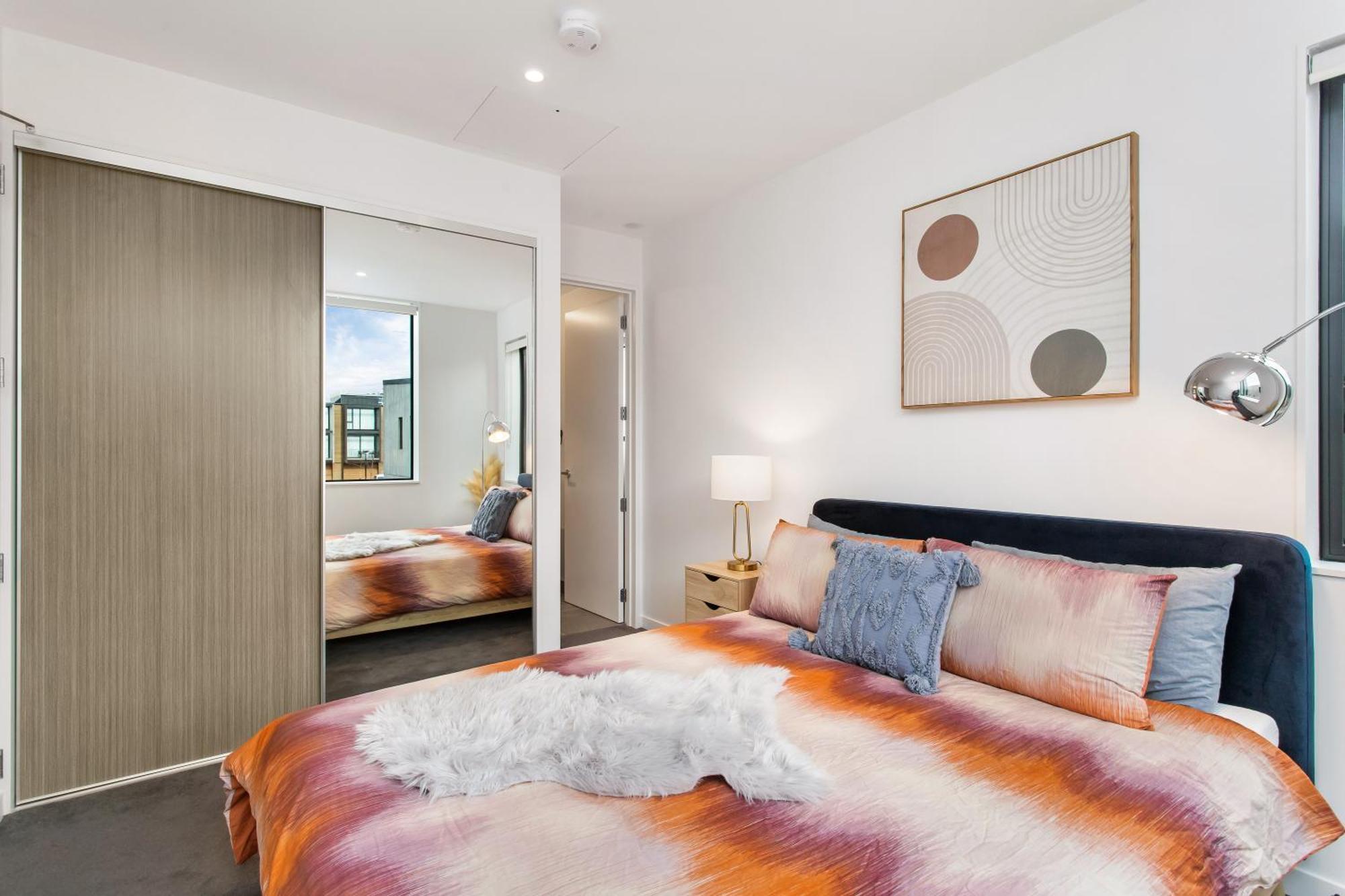 Apartment Cbd Location Sunny Warm Free Off Street Parking *