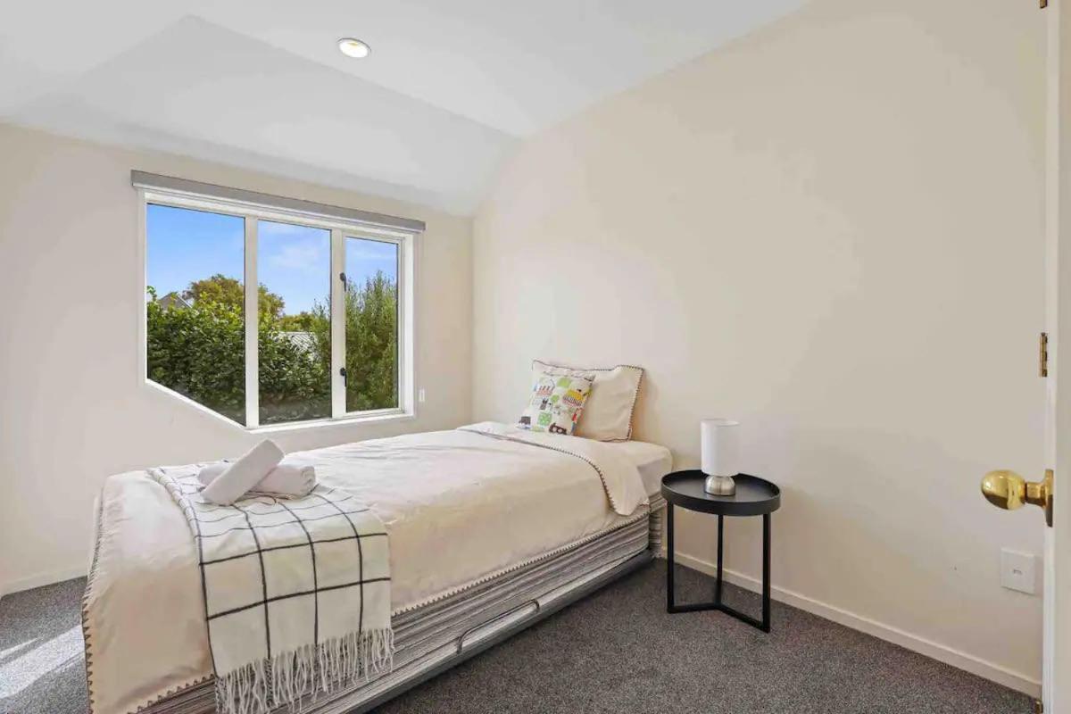 A Great Location 4 Bedrooms, Quiet And Comfort! Christchurch