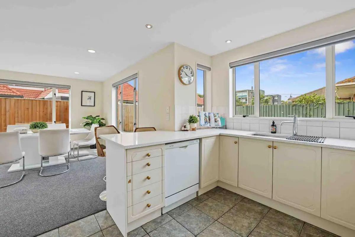 A Great Location 4 Bedrooms, Quiet And Comfort! Holiday home Christchurch