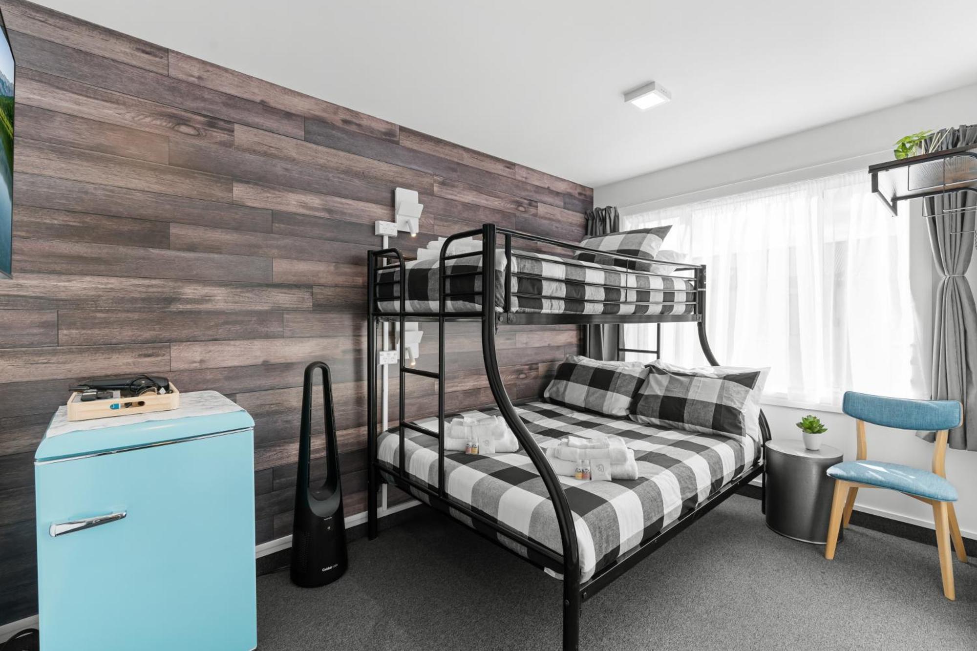The Ultimate In - Sleeps Up To 33-guests Christchurch