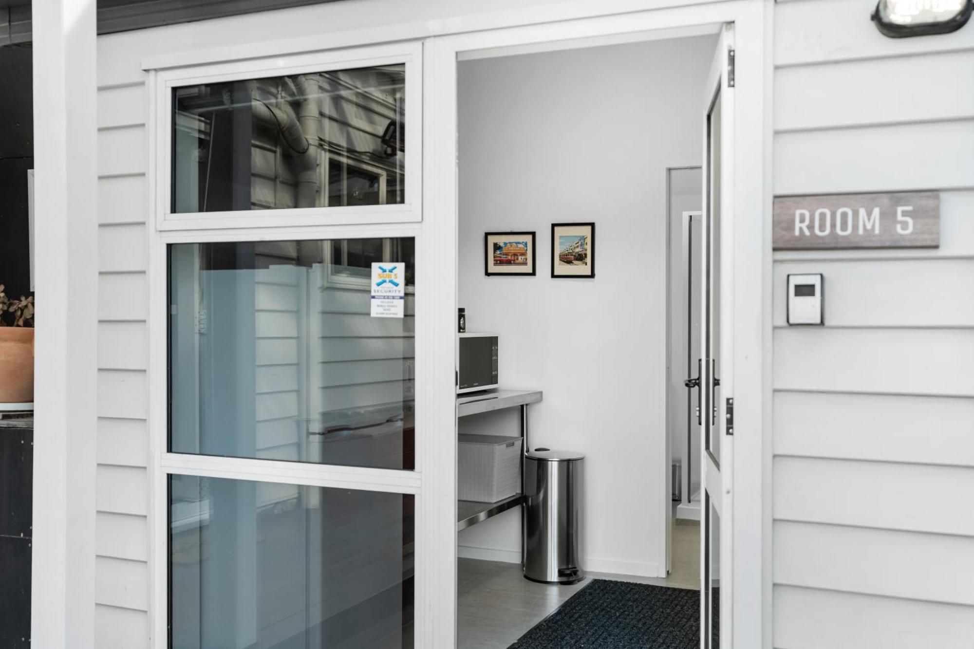 The Ultimate In - Sleeps Up To 33-guests * Christchurch