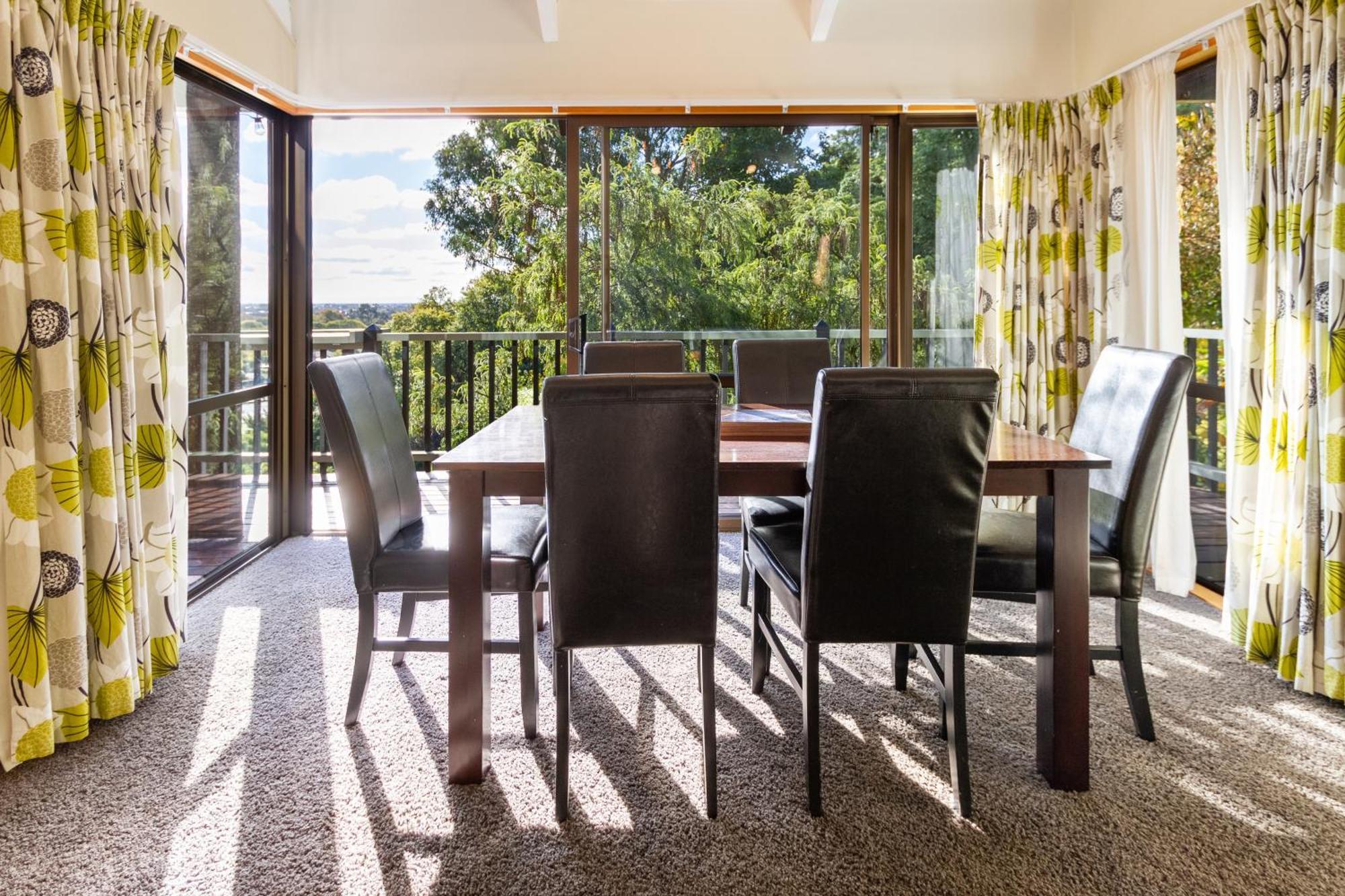 Sherwood 4-bedroom With Spectacular Views *