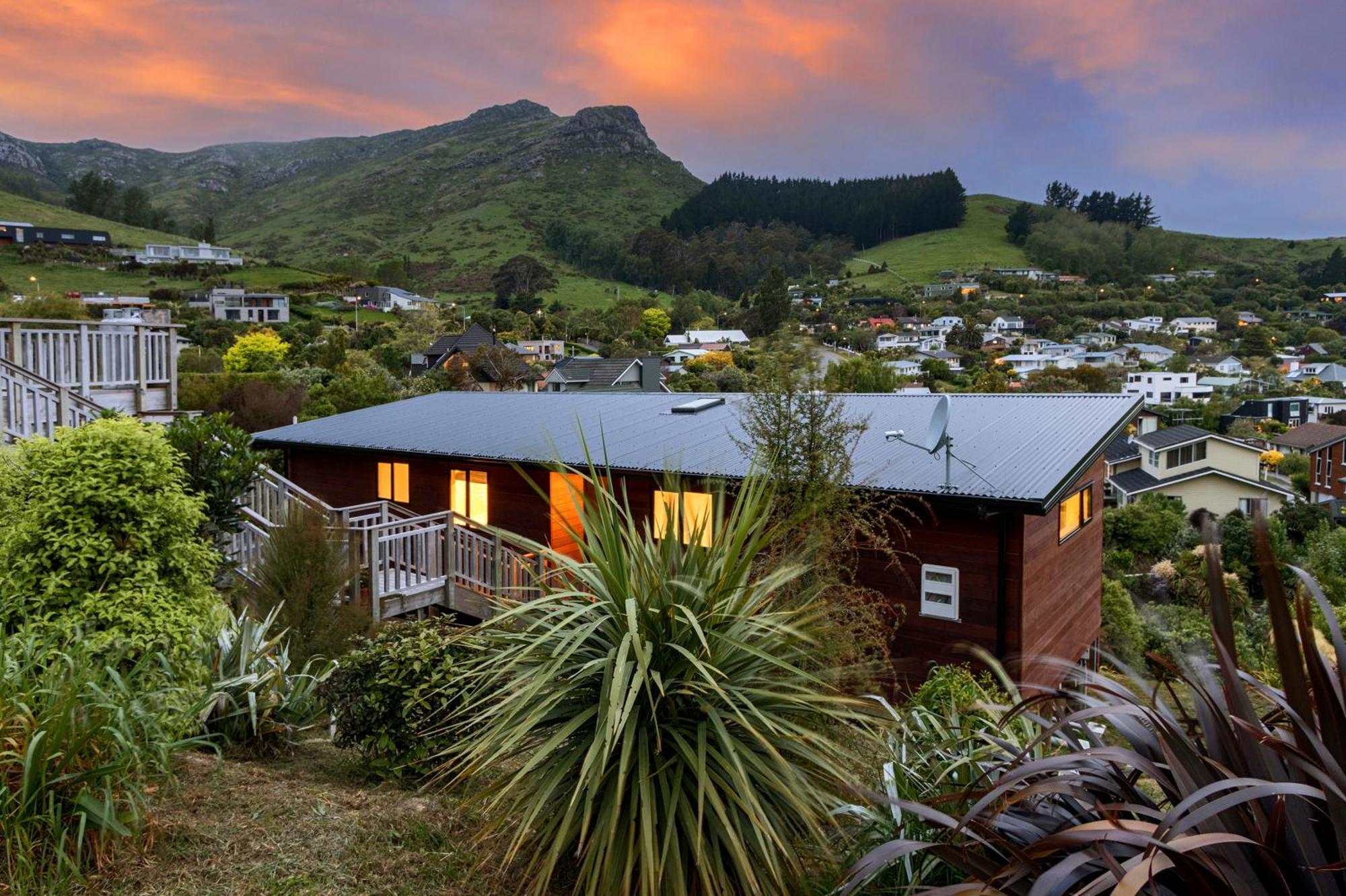 Panoramic Views From Spacious New House