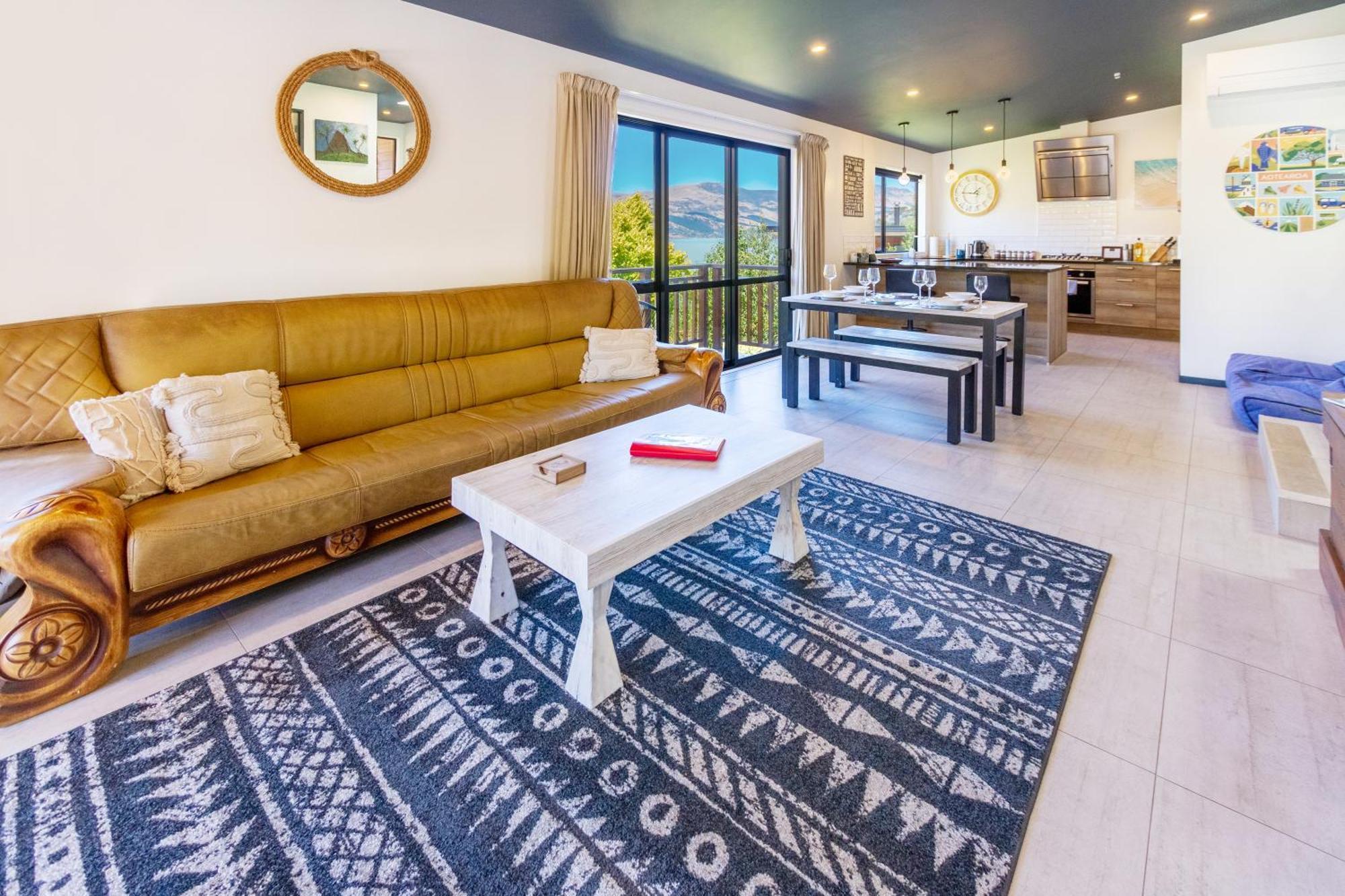 Panoramic Views From Spacious New House Christchurch