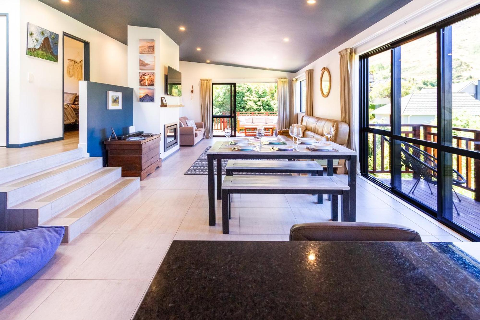 Panoramic Views From Spacious New House
