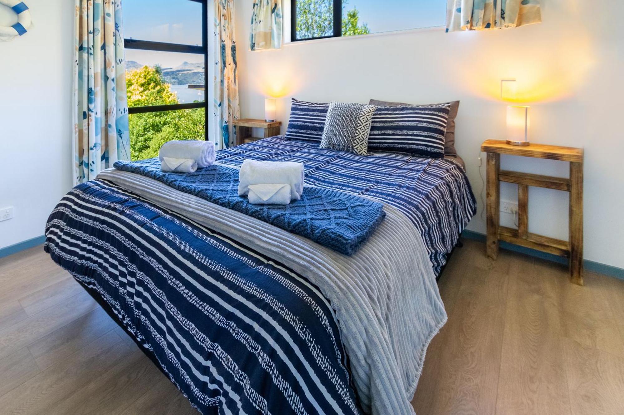 Panoramic Views From Spacious New House Holiday home Christchurch
