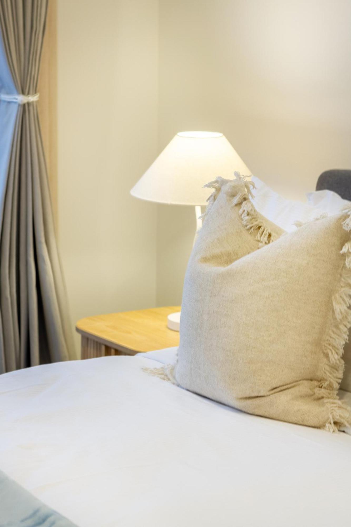 Cozy And Chic In Apartment Christchurch