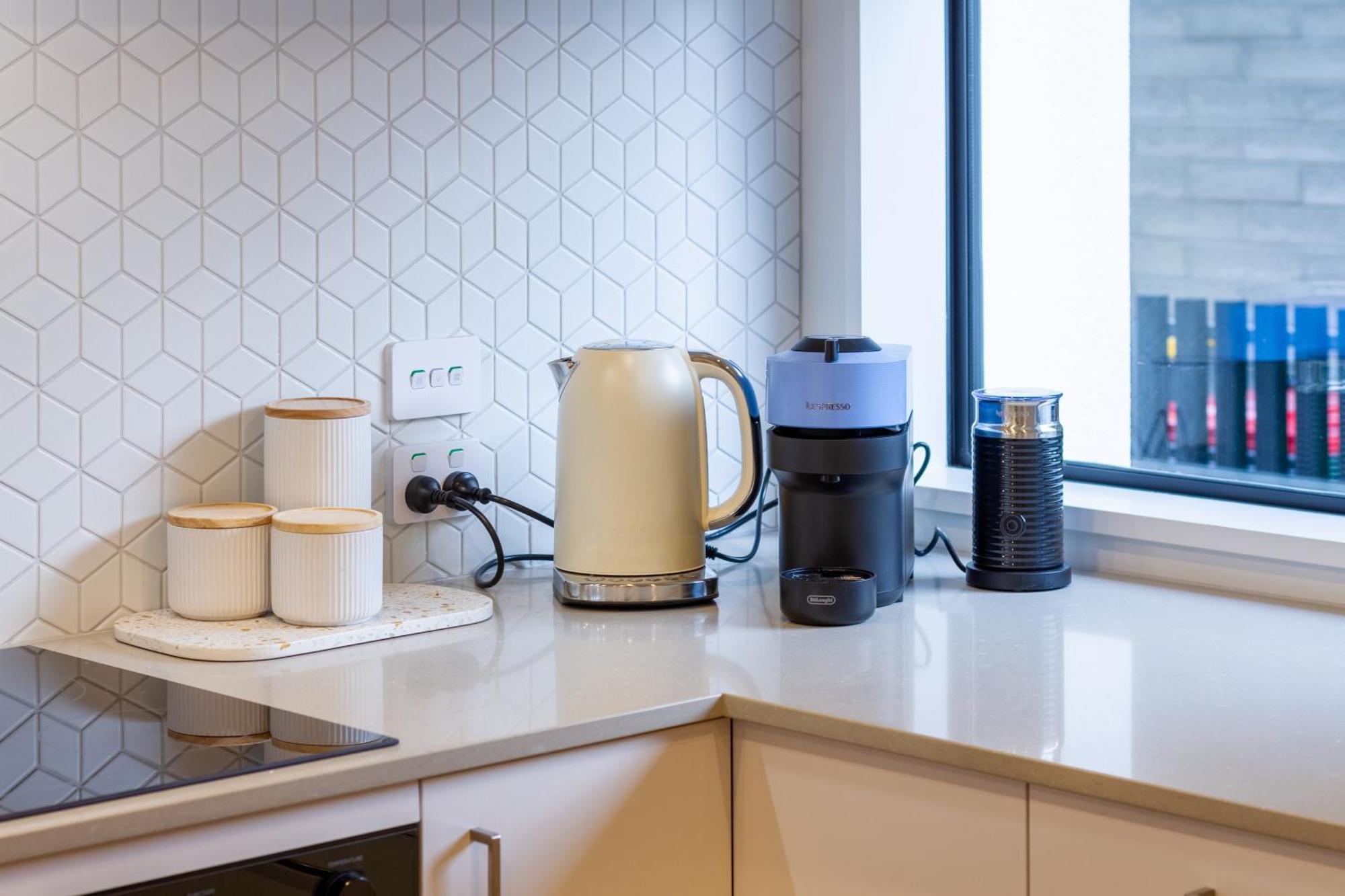 Apartment Modern 2 Bed 2 Bath Opposite Hagley Park Christchurch