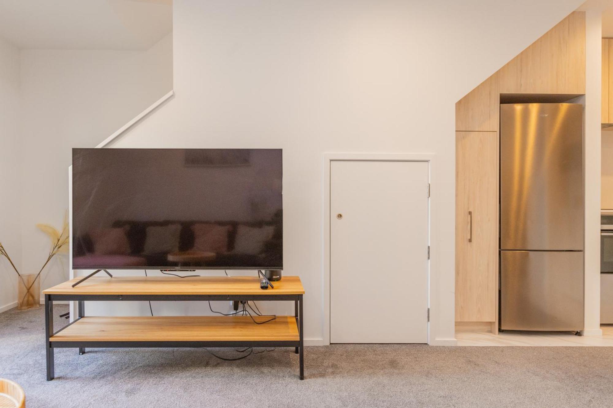 Apartment Entertaining Townhouse By Little High Eatery *