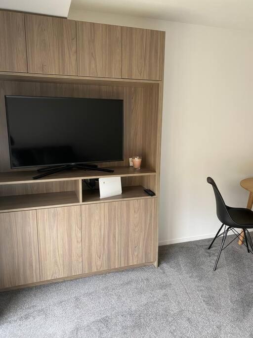 Centre Close To Hagley Park Apartment *