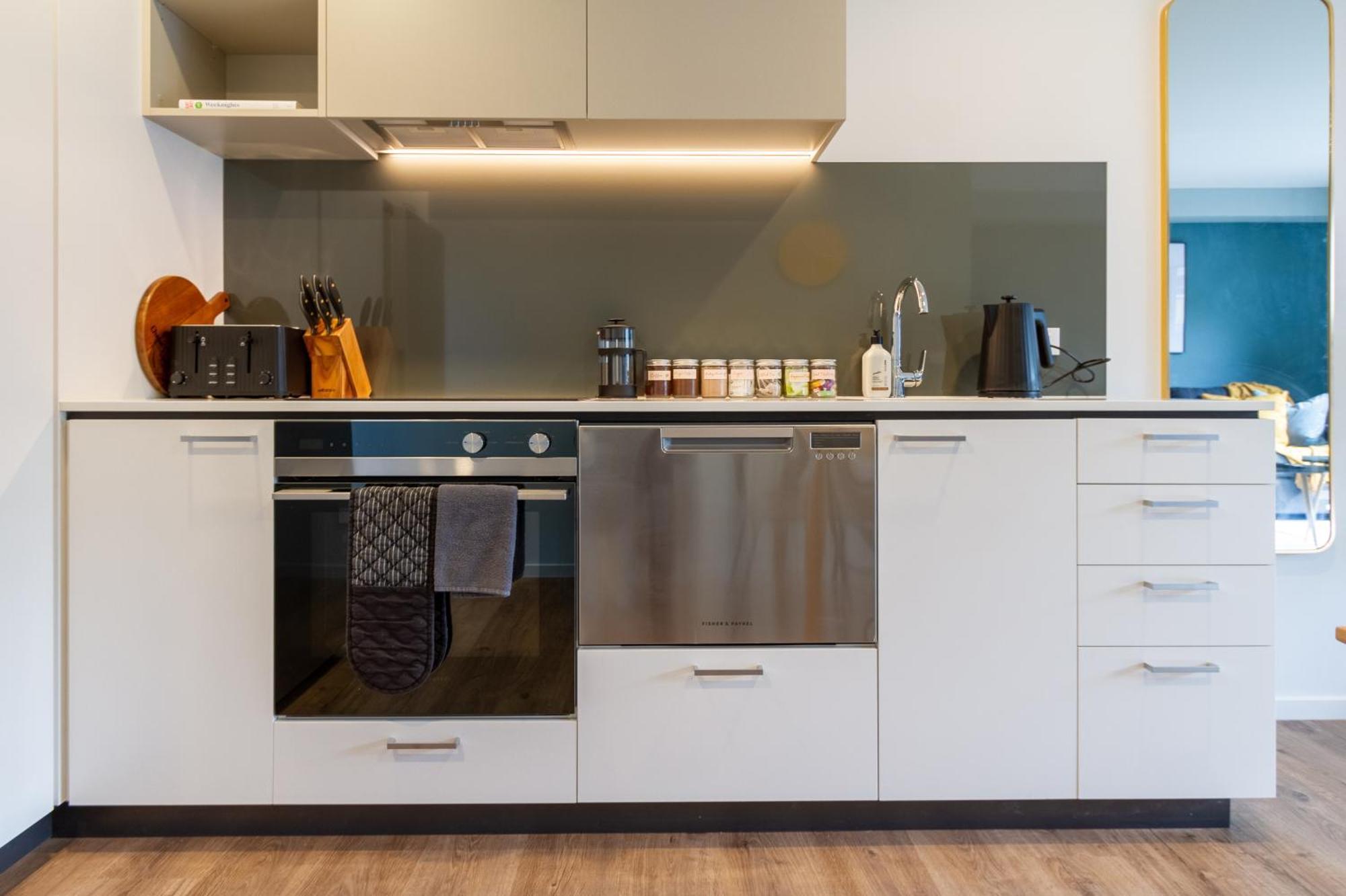 Serene 2 Bed Cbd Retreat Apartment Christchurch