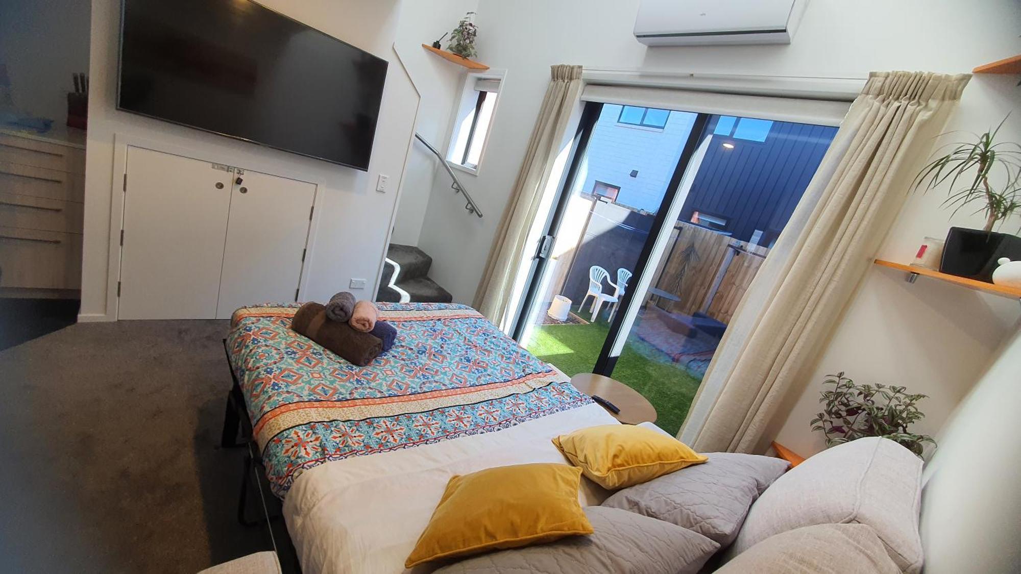 Modern Loft In Cbd With Private Courtyard